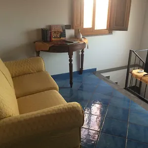https://royal-mandralisca-apartment.sicilyhotelsitaly.net